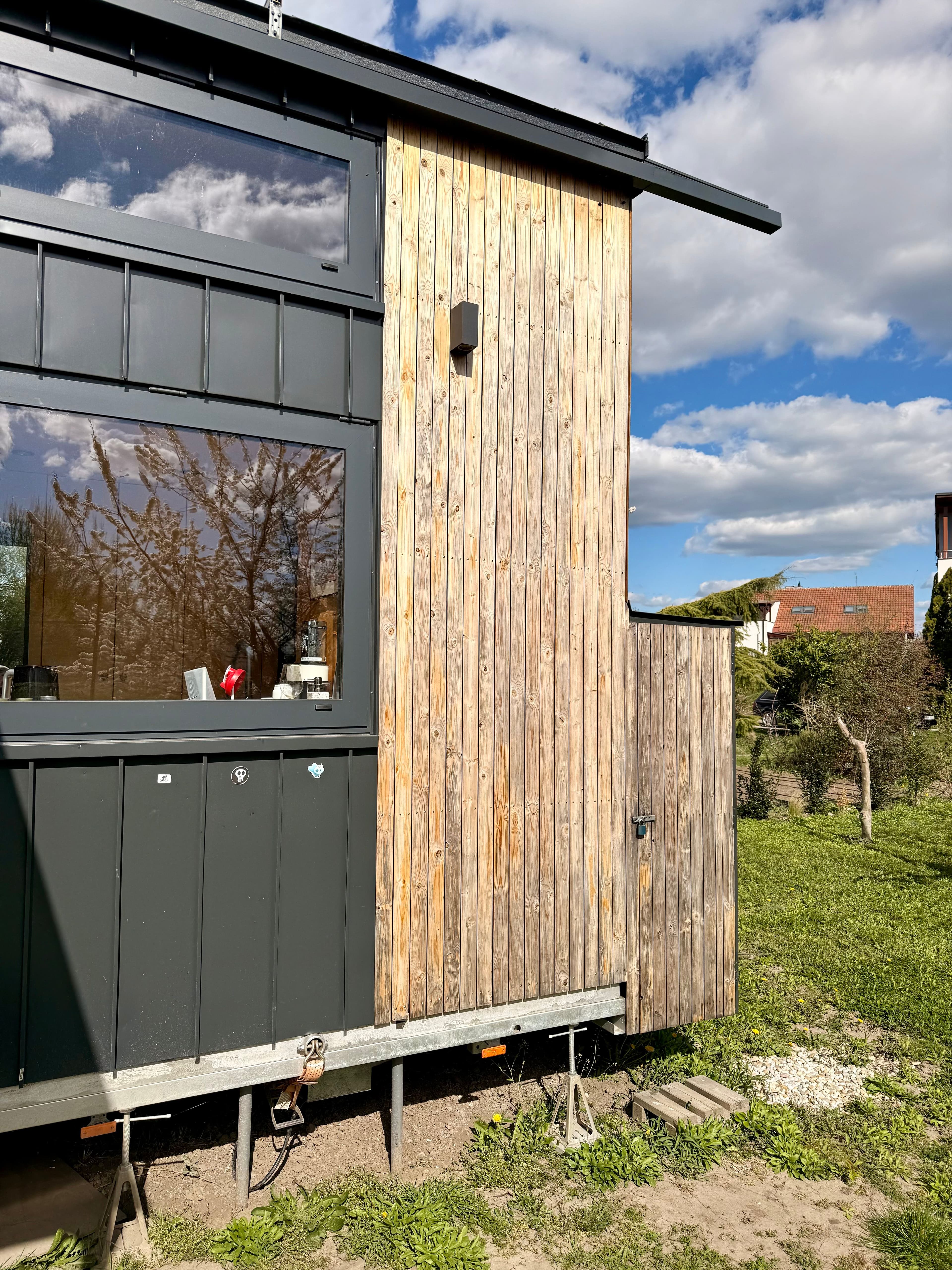 Plně vybavený mobilní dům s ostrovním systémem od Rolling Homes 29