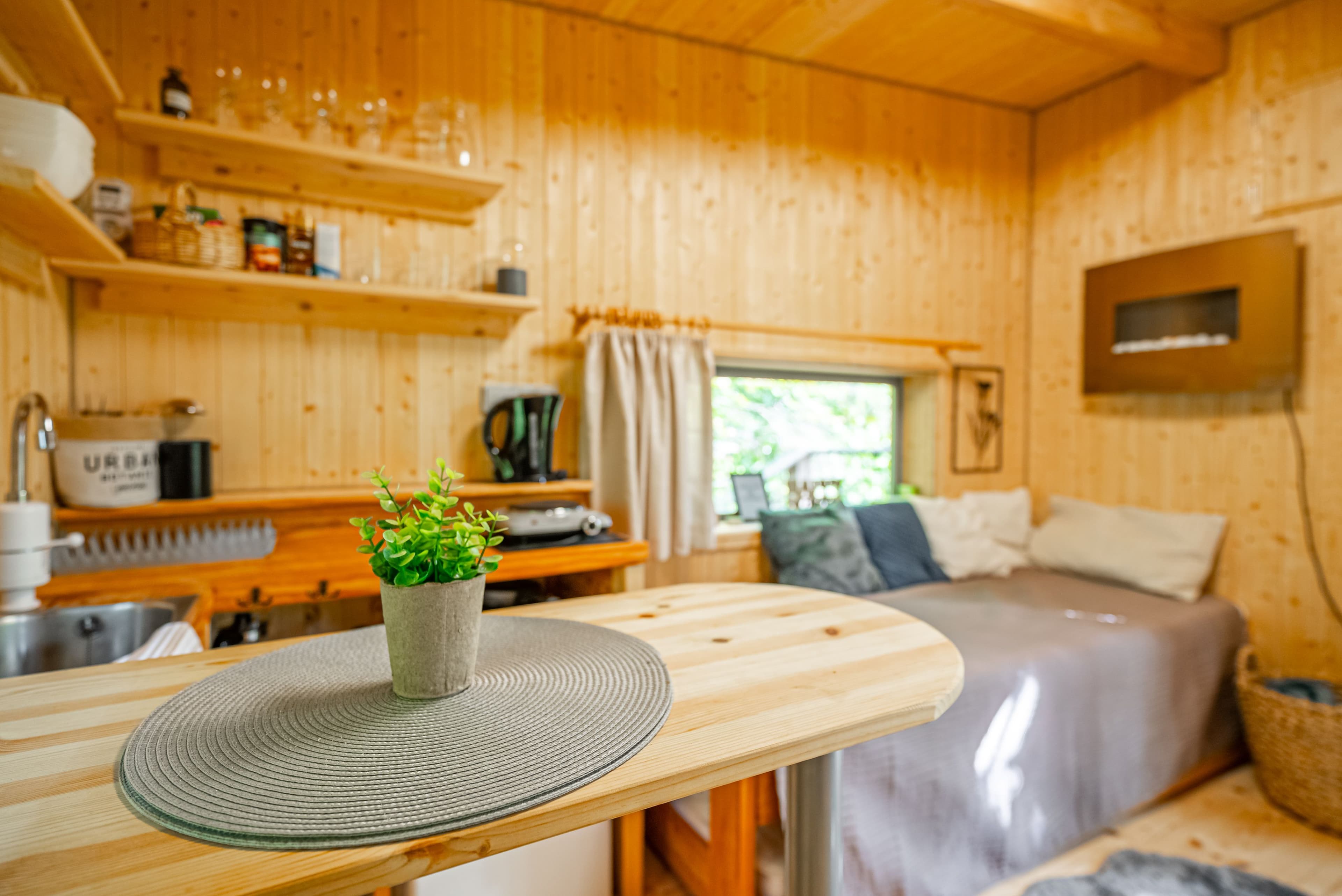 Pozemek 🏡 Na prodej: Glamping Posázaví - investice s atmosférou