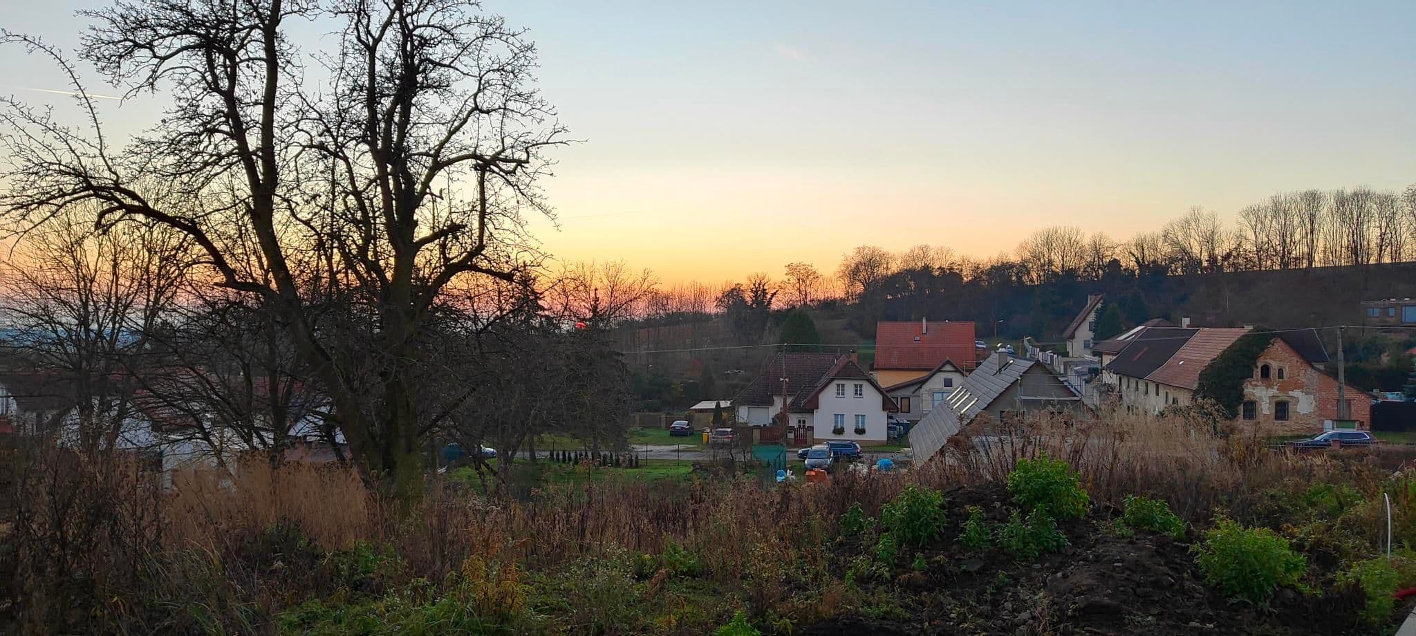 Pozemek 🏡 Pronájem dvou stavebních pozemků s výhledem – Vysoká u Mělníka
