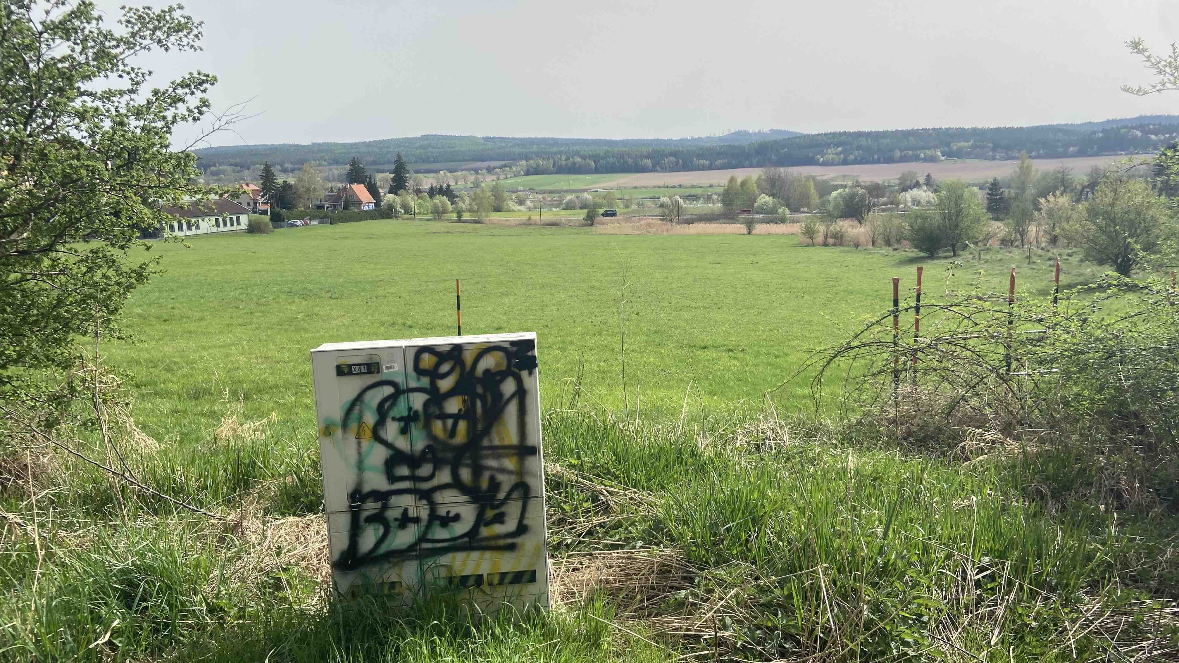 Pozemek Možnost až tří pozemků pro malou komunitu lidí v Mýtě nedaleko Rokycan.