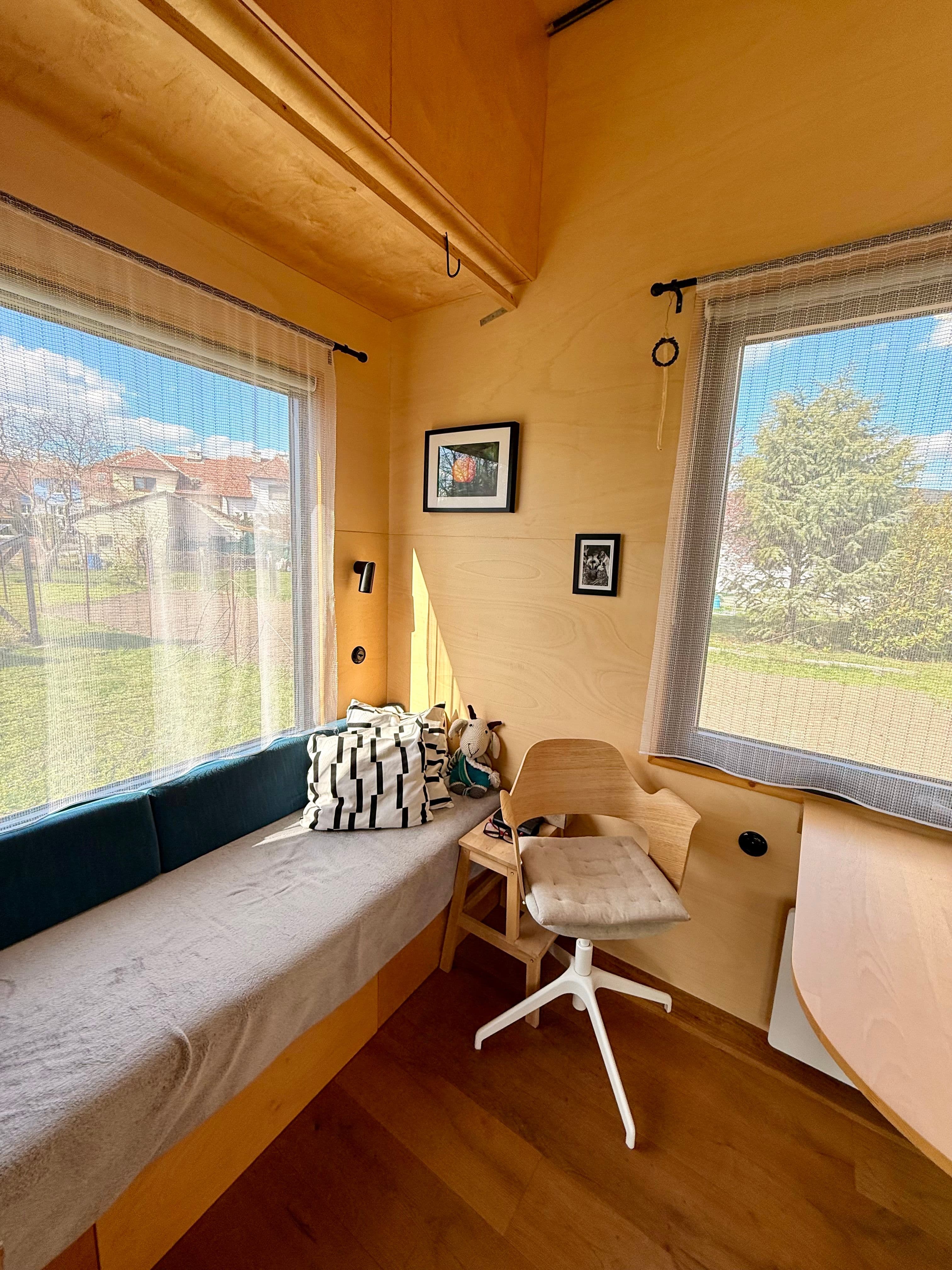 Plně vybavený mobilní dům s ostrovním systémem od Rolling Homes 24