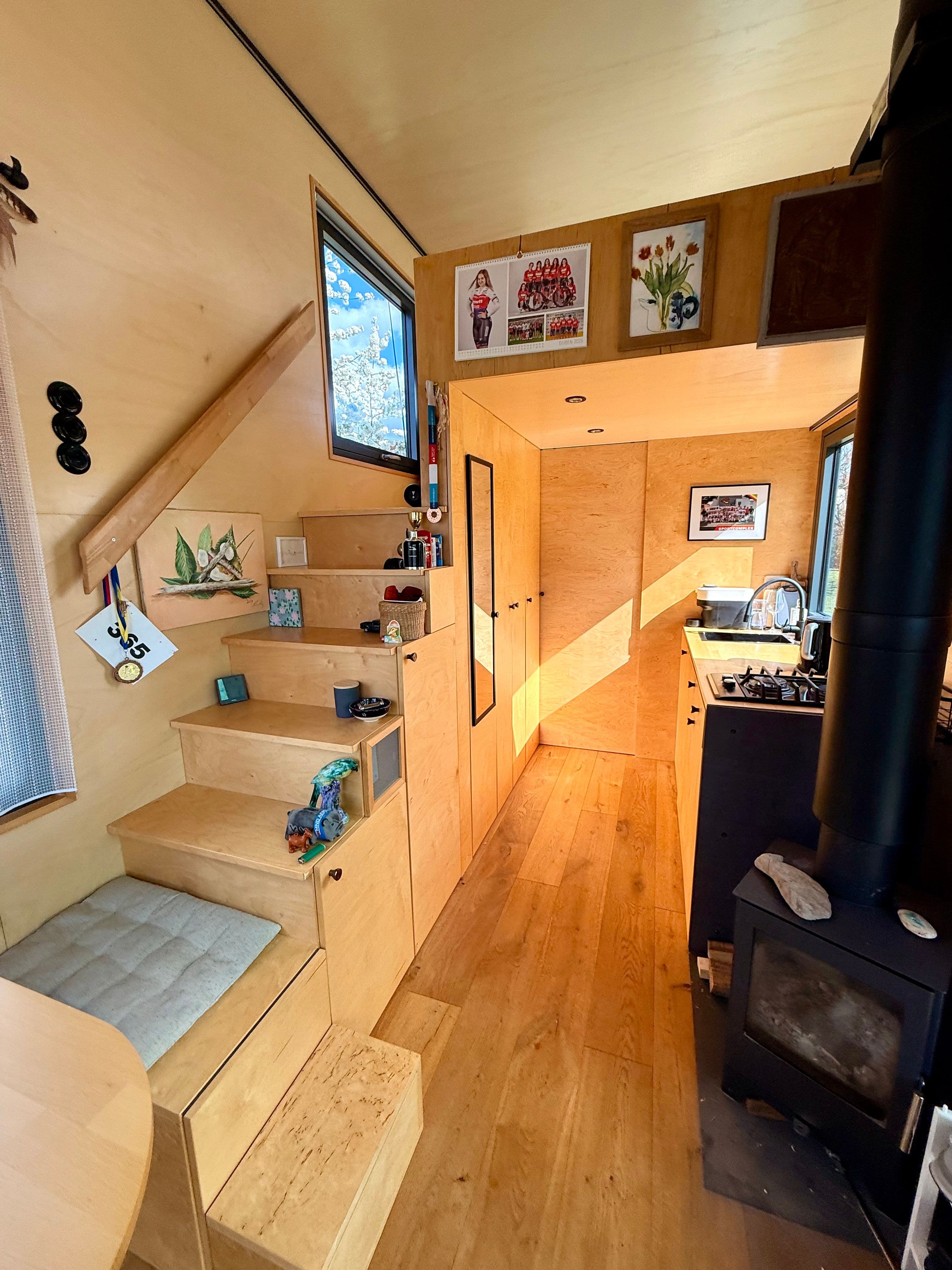 Plně vybavený mobilní dům s ostrovním systémem od Rolling Homes 11