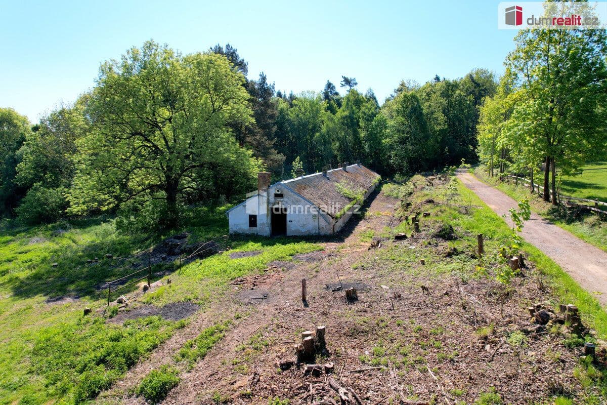 Pozemek K prodeji, stavební pozemek o výměře 3996 m2 se stavbou k de - Prachatice | Bazoš.cz