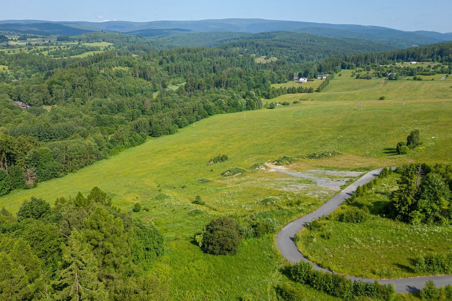 Pozemek Prodej komerčního pozemku 1 179 m²