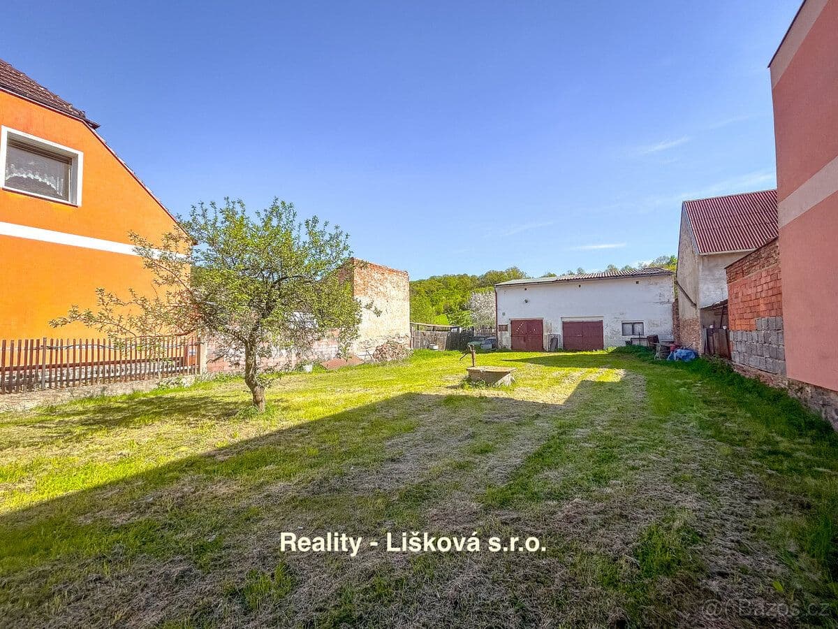 Pozemek Prodej pozemku se stodolou v obci Rtyně nad Labem - Teplice | Bazoš.cz
