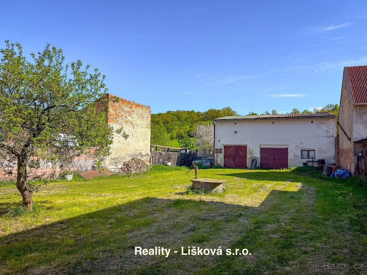 Pozemek Prodej pozemku se stodolou v obci Rtyně nad Labem - Teplice | Bazoš.cz