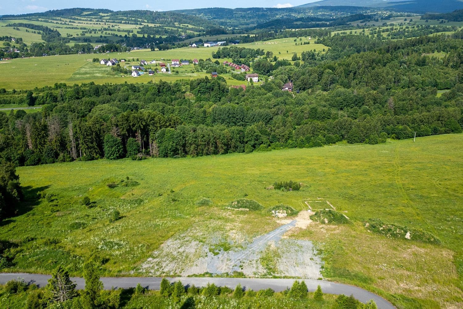 Pozemek Prodej komerčního pozemku 1 179 m²