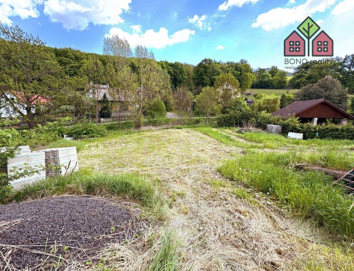 Pozemek Stavební pozemek 1027 m2, příroda, Oparenské údolí, obec Vel - Litoměřice | Bazoš.cz