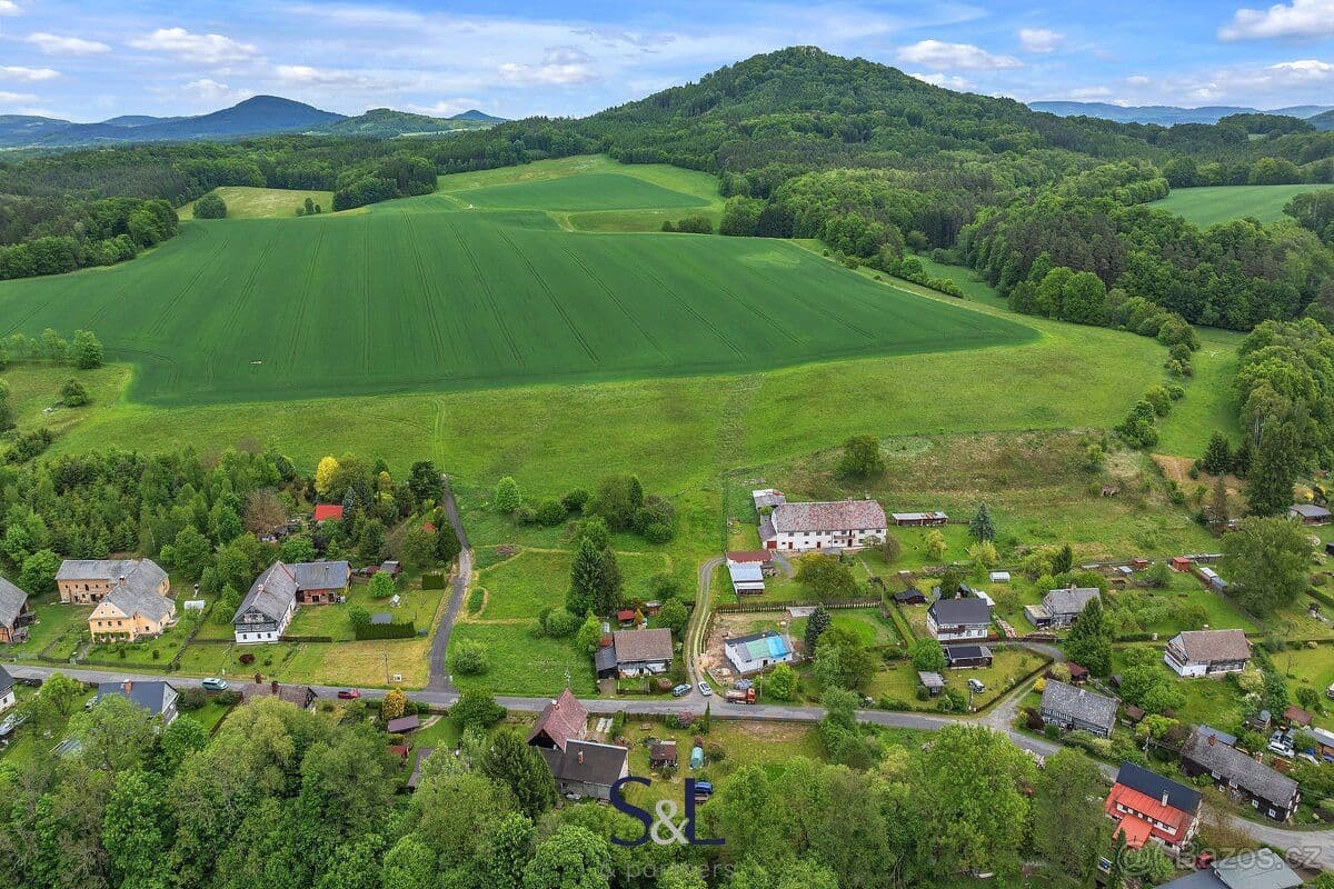 Pozemek Prodej pozemku pro bydlení, 828 m² - Velenice, ev.č. 01268 - Česká Lípa | Bazoš.cz