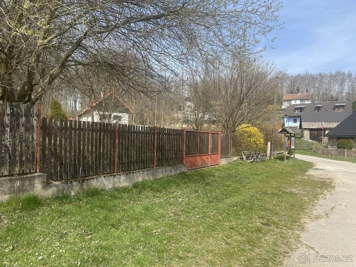 Pozemek Stavební pozemek v obci Pavlov u Herálce - Havlíčkův Brod | Bazoš.cz