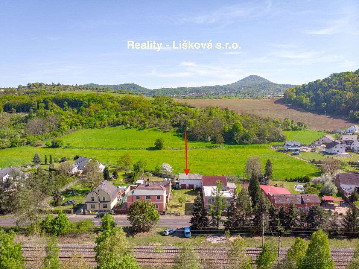 Pozemek Prodej pozemku se stodolou v obci Rtyně nad Labem - Teplice | Bazoš.cz