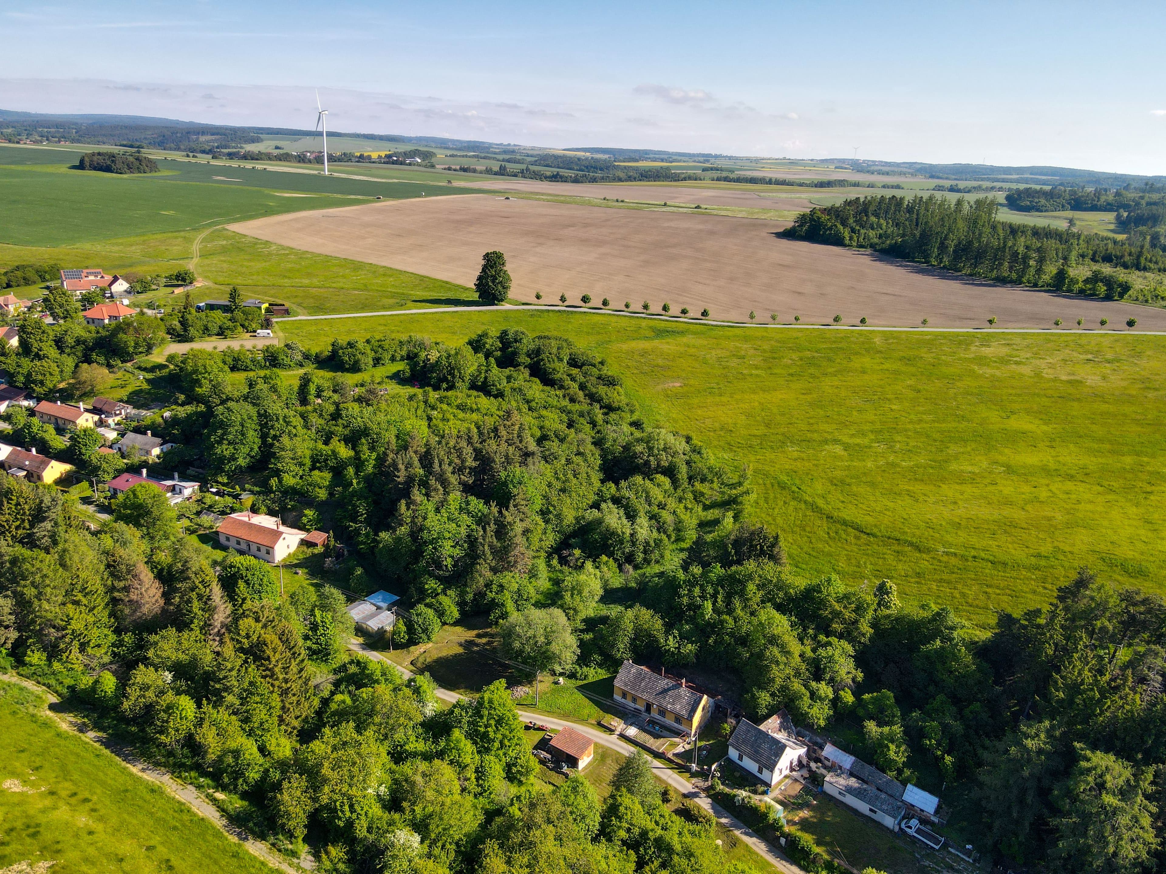 Pozemek 🏡 Prodej pozemku na okraji lesa v obci Kulířov – ideální pro milovníky přírody Pozemek 🏡 Prodej pozemku na okraji lesa v obci Kulířov – ideální pro milovníky přírody