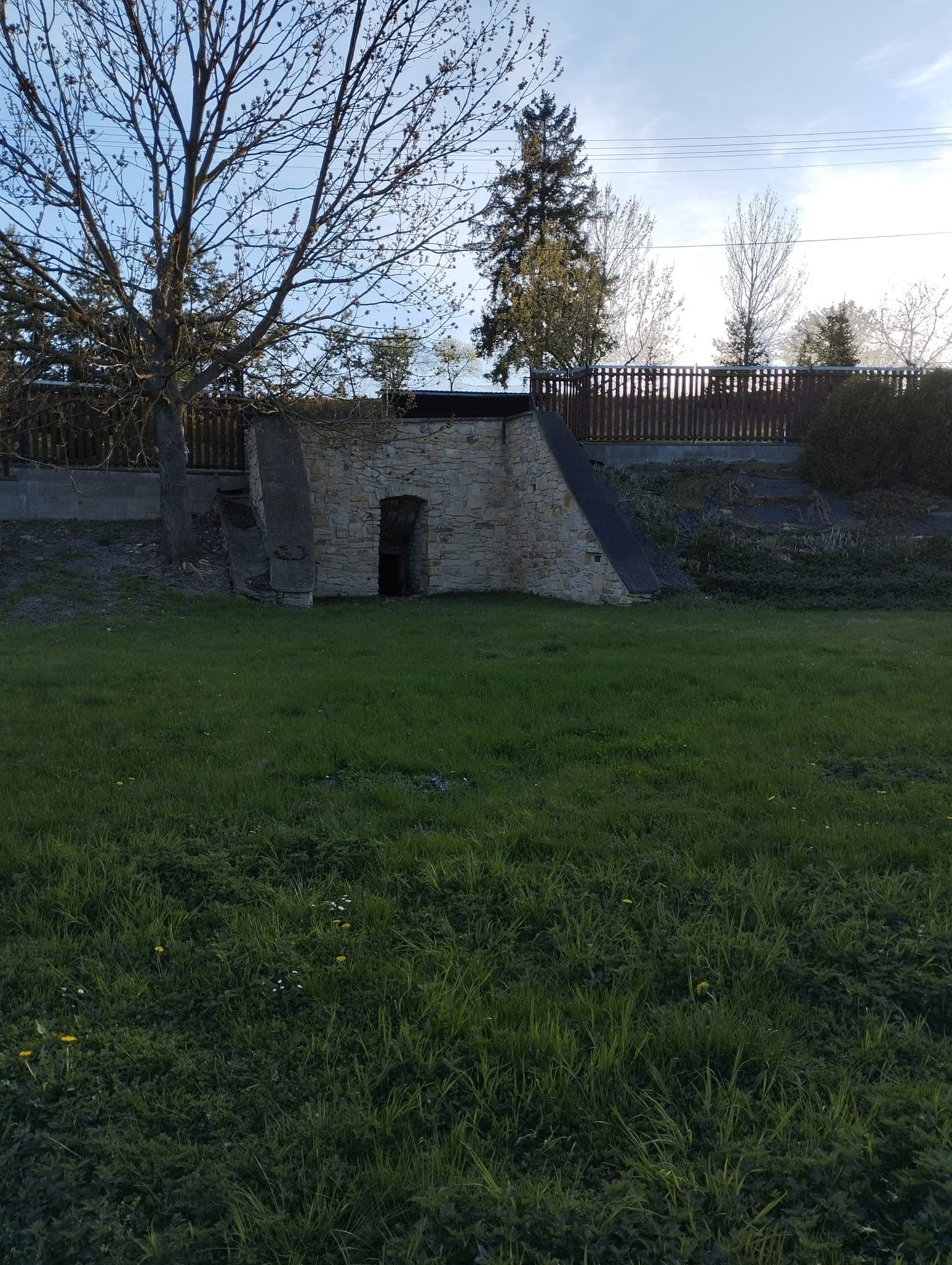 Pozemek 🏡 Pronájem malebného venkovského pozemku v Jištěrpech – pro klidné bydlení i ubytování pod kopcem Sedlo Pozemek 🏡 Pronájem malebného venkovského pozemku v Jištěrpech – pro klidné bydlení i ubytování pod kopcem Sedlo