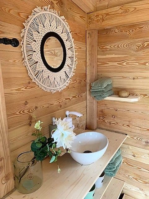 Pozemek 🏡 Na prodej: úspěšný zavedený glamping Treehouse Na Stráni – pozemek se stavbami, know-how Pozemek 🏡 Na prodej: úspěšný zavedený glamping Treehouse Na Stráni – pozemek se stavbami, know-how