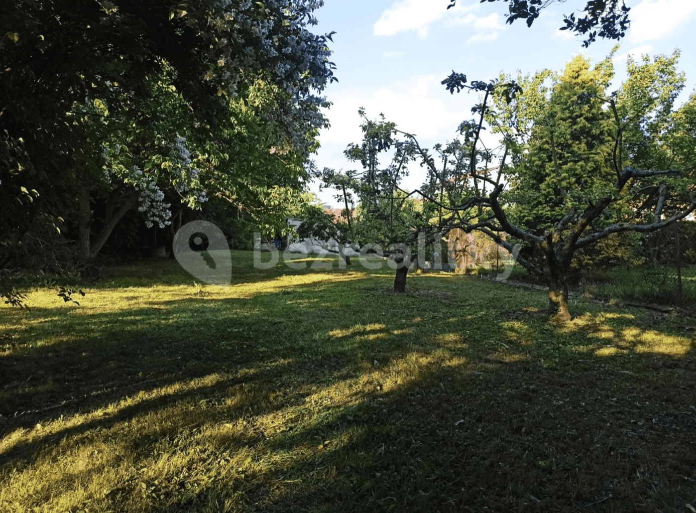 Pozemek Prodej stavebního pozemku | Hradec Králové | 3745 Kč/m2 Pozemek Prodej stavebního pozemku | Hradec Králové | 3745 Kč/m2