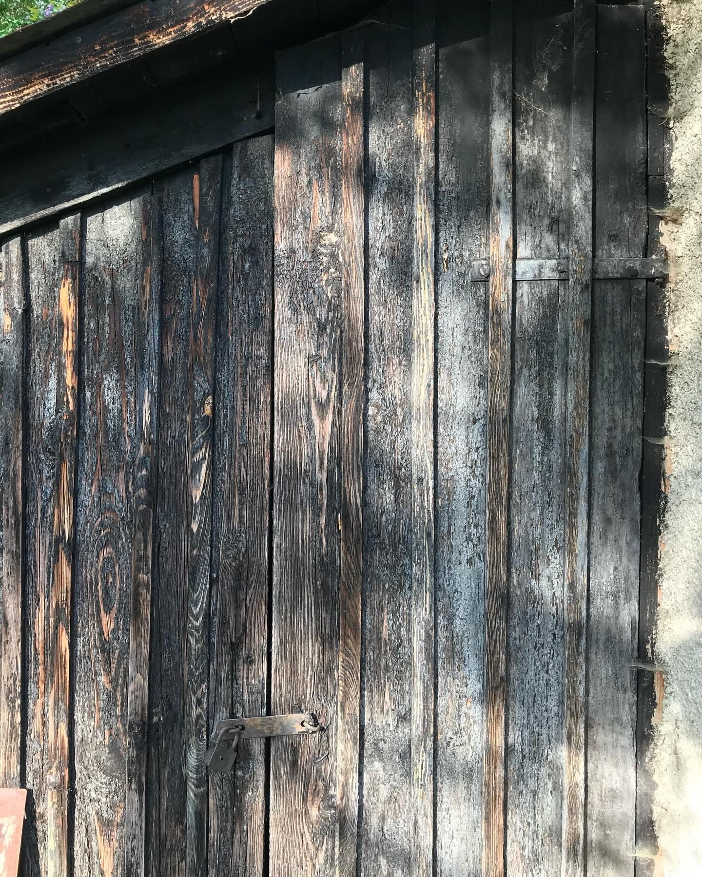 Pozemek 🏡 Prodej svažitého pozemku s chatou k demolici – Černošice, Slunečná Pozemek 🏡 Prodej svažitého pozemku s chatou k demolici – Černošice, Slunečná