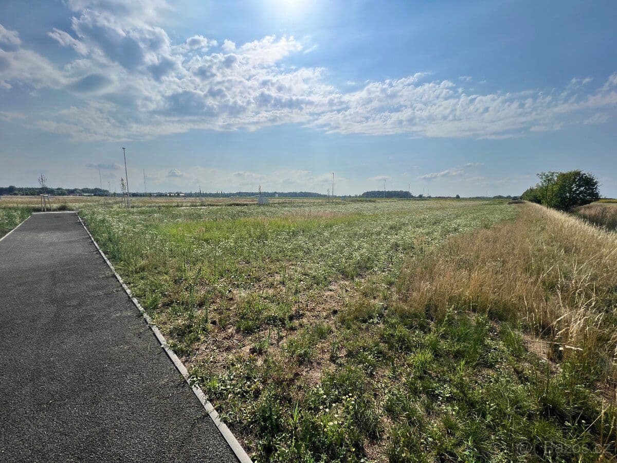 Pozemek Poděbrady Slunný stavební pozemek 619m2 na okraji Poděbrad - Nymburk | Bazoš.cz Pozemek Poděbrady Slunný stavební pozemek 619m2 na okraji Poděbrad - Nymburk | Bazoš.cz