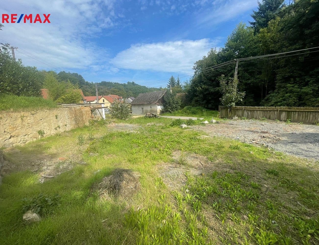 Pozemek Prodej stavebního pozemku 2 136 m² Pozemek Prodej stavebního pozemku 2 136 m²