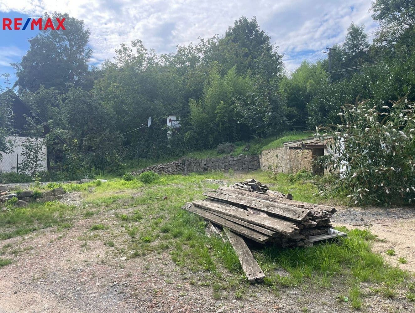 Pozemek Prodej stavebního pozemku 2 136 m² Pozemek Prodej stavebního pozemku 2 136 m²