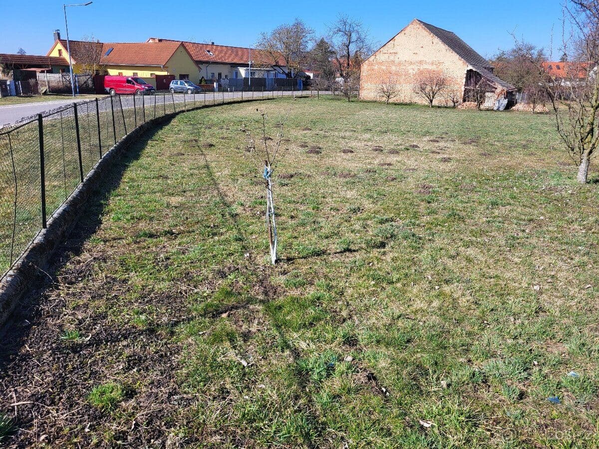 Pozemek Prodej stavebního pozemku 2100 m2, Vesce u Morav. Budějovic - Třebíč | Bazoš.cz Pozemek Prodej stavebního pozemku 2100 m2, Vesce u Morav. Budějovic - Třebíč | Bazoš.cz