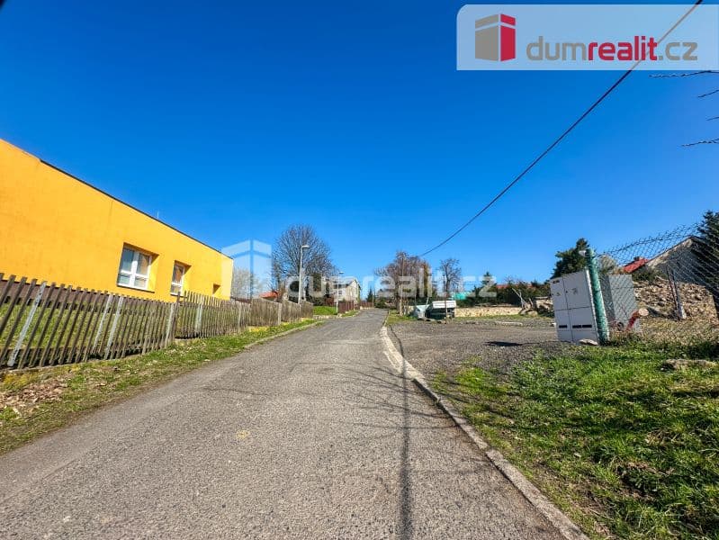 Pozemek Prodej 1 pozemku k výstavbě RD každý o velikosti 700 m2, Vel - Ústí nad Labem | Bazoš.cz Pozemek Prodej 1 pozemku k výstavbě RD každý o velikosti 700 m2, Vel - Ústí nad Labem | Bazoš.cz