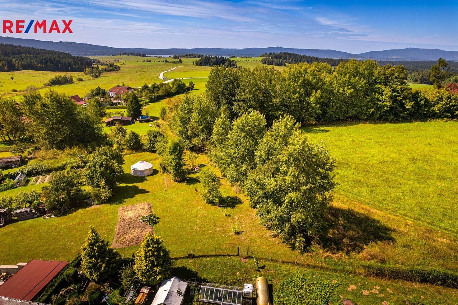 Pozemek Prodej stavebního pozemku 1 374 m² Pozemek Prodej stavebního pozemku 1 374 m²