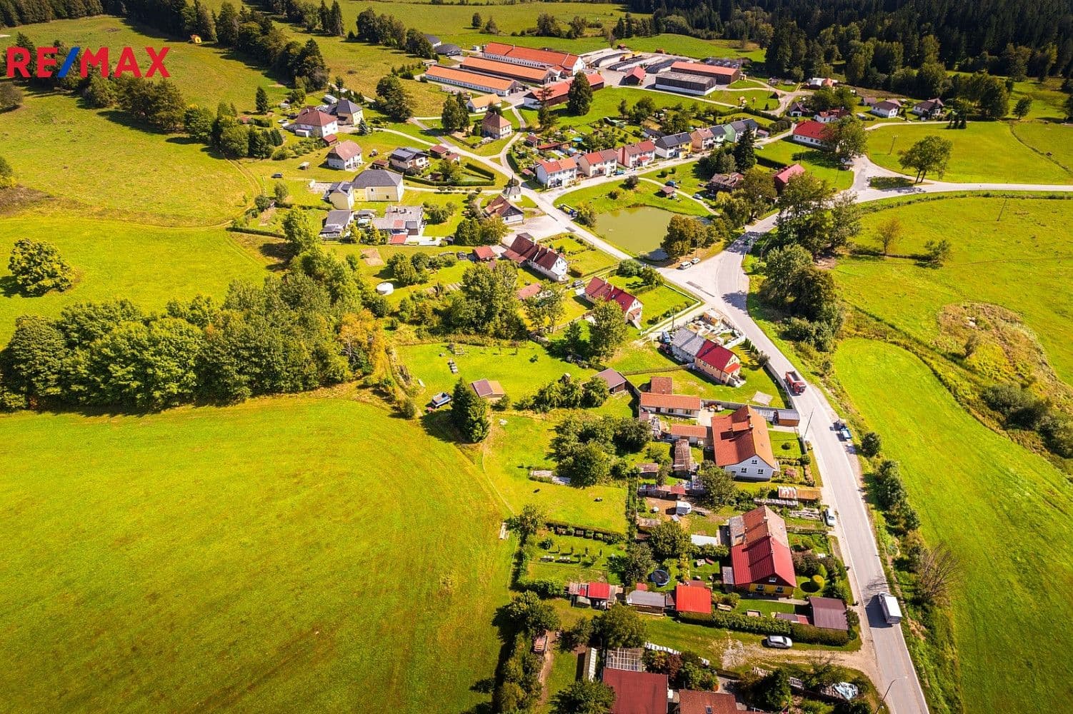 Pozemek Prodej stavebního pozemku 1 374 m² Pozemek Prodej stavebního pozemku 1 374 m²